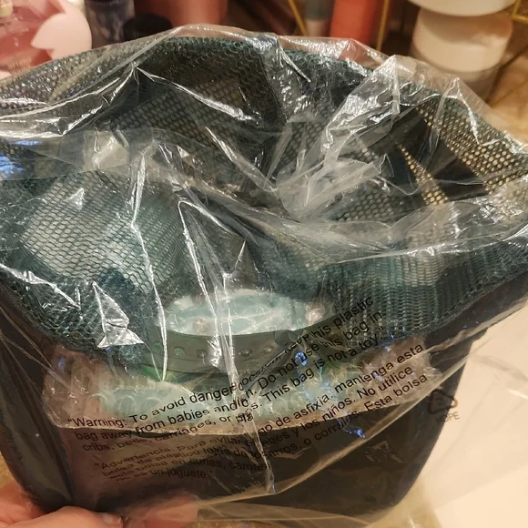 Ulta Beauty Teal Trucker Hat and Can Cooler Set - Picture 3 of 3